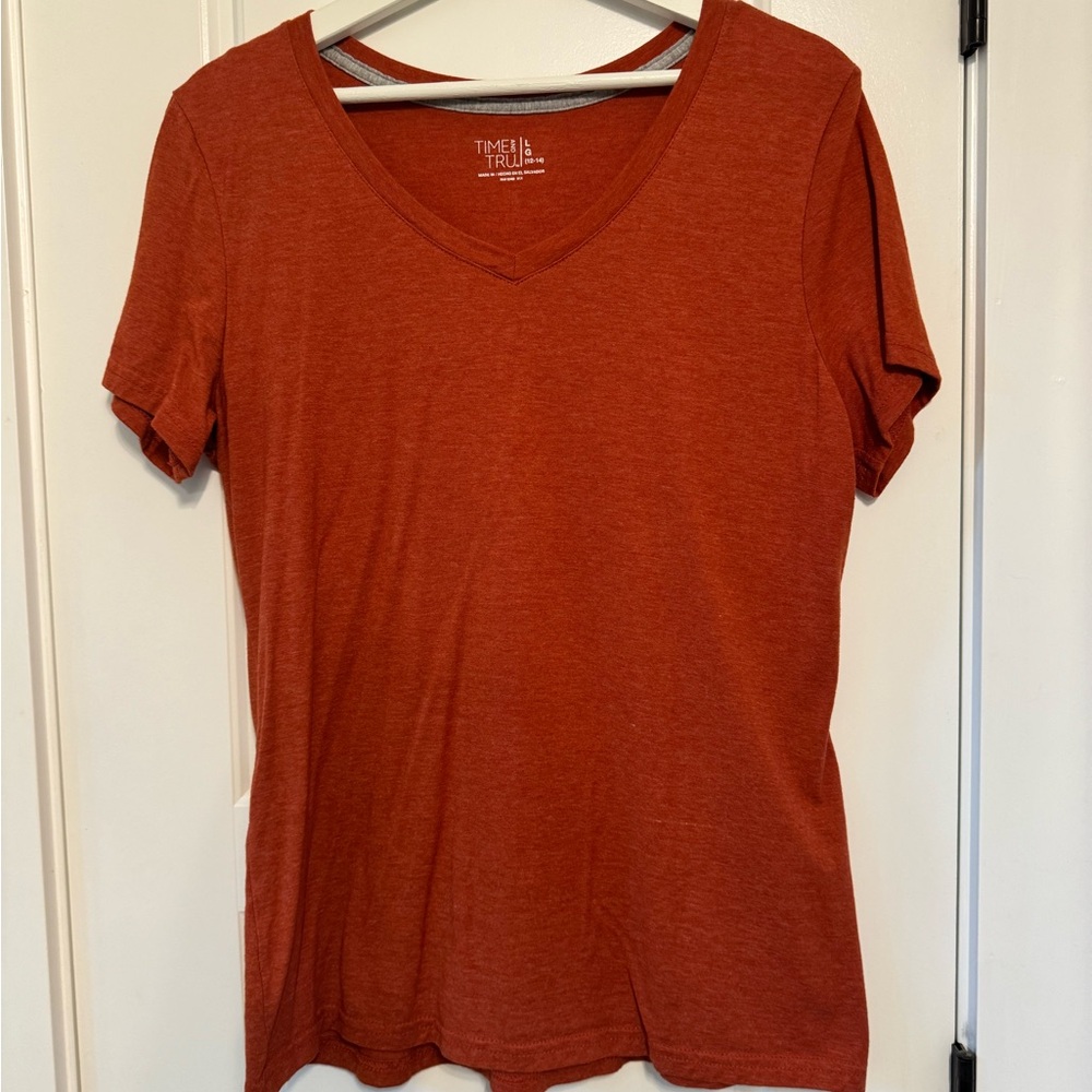 Rust colored tee